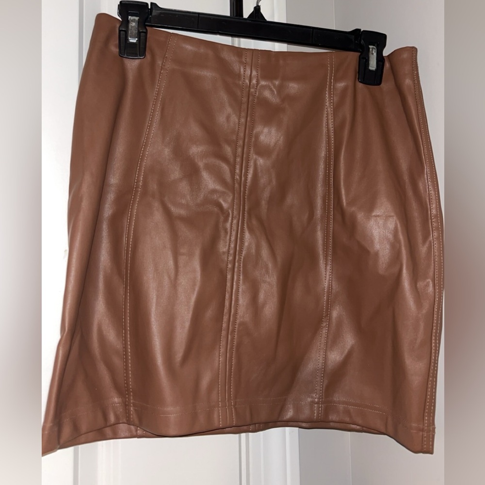 tan/brown skirt